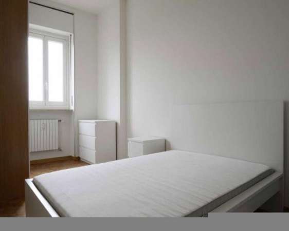 Foto Stanza in Via Vincenzo Giordano Orsini