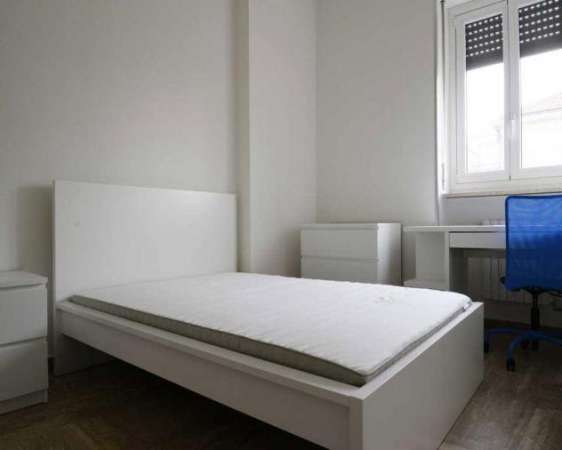 Foto Stanza in Via Vincenzo Giordano Orsini