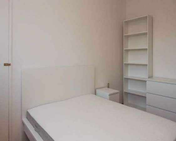 Foto Stanza in Via Vincenzo Giordano Orsini