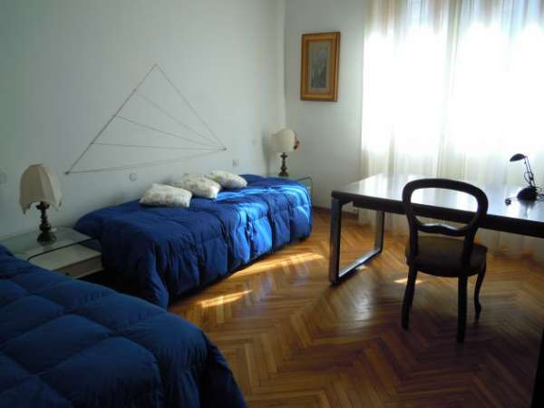 Foto Stanza in zona centrale a Lecco