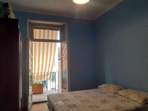 Foto Stanza luminosa doppia o singola  in piazza rivoli Torino