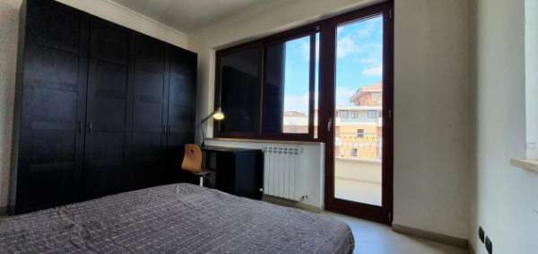 Foto Stanza matrimoniale ad uso singola a Tor Vergata Via Lucio Furio