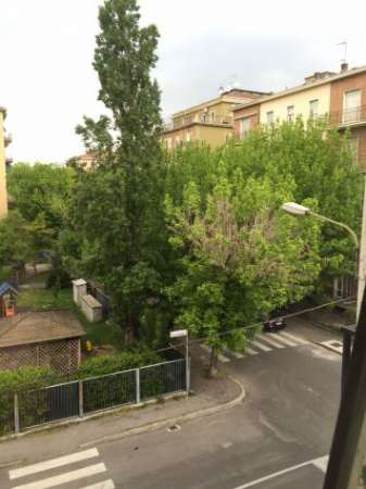 Foto Stanza matrimoniale zona ospedale / parco ducale