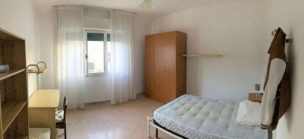 Foto STANZA PER RAGAZZO STUDENTE