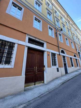 Foto Stanza per Studenti - Cavana, Via Duca D'Aosta