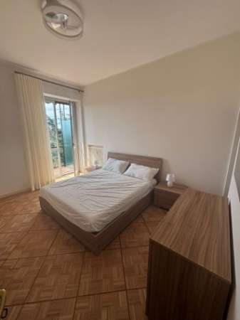 Foto STANZA SINGOLA A MONZA CON BAGNO PRIVATO E BALCONE-SPESE INCLUSE