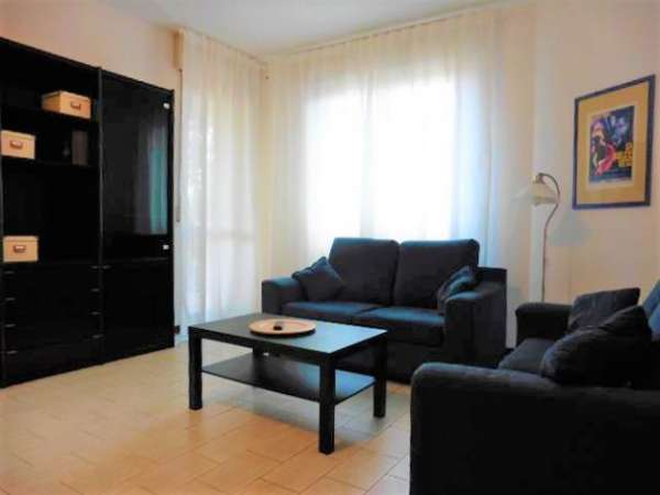 Foto STANZA SINGOLA A VEDANO AL LAMBRO CON BAGNO PRIVATO, SPESE COMPRESE
