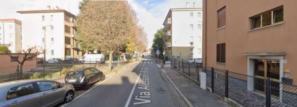 Foto Stanza singola ad Arcore -posto auto - libero subito