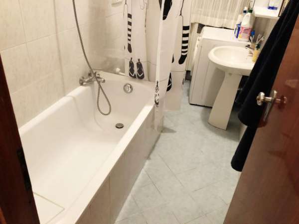 Foto Stanza singola arredata