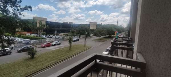 Foto STANZA SINGOLA BANDE NERE