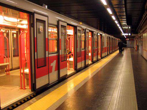 Foto Stanza singola comoda per linea rossa-INGANNI