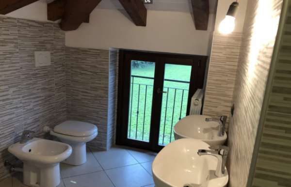 Foto Stanza singola con bagno privato Tradate libera subito