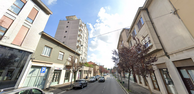 Foto STANZA SINGOLA CON BALCONE E SPESE COMPRESE A CESANO MADERNO