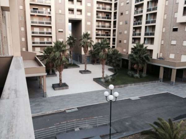 Foto stanza singola in appartamento con tre stanze singole di cui due gi  fittate.