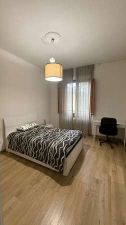 Foto Stanza Singola in appartamento ristrutturato