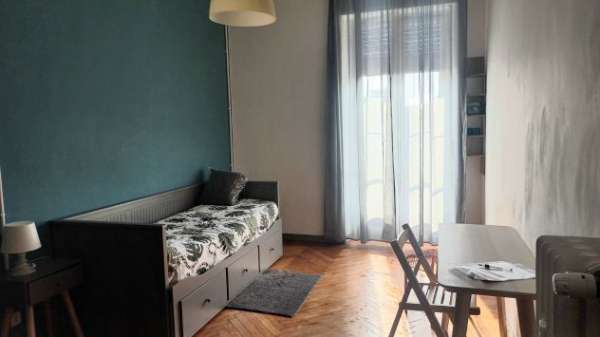 Foto Stanza singola in Trilocale  completamente arredato- NO AGENZIA