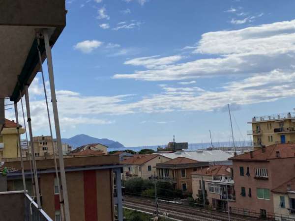 Foto Stanza singola in trilocale