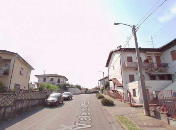 Foto Stanza singola Lentate 350� spese incluse libera!