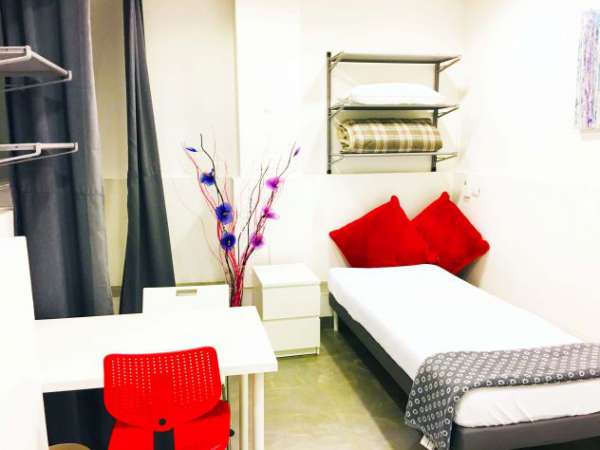 Foto Stanza singola metropolitana rossa M1 Milano