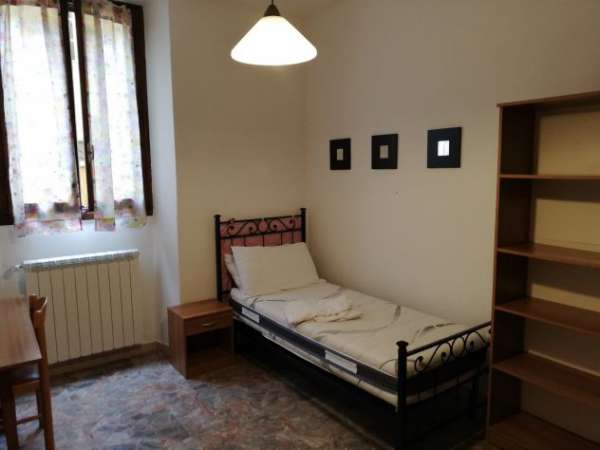 Foto STANZA SINGOLA PER RAGAZZA ZONA STATUTO/LIBERT�