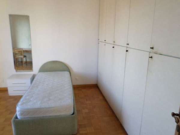 Foto Stanza singola per studenti a Pisa zona Porta a Mare.