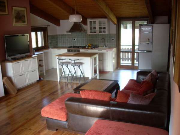 Foto STANZA SINGOLA SPESE INCLUSE SOLO RAGAZZE CON POSTO AUTO