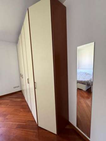 Foto STANZA SINGOLA SPESE INCLUSE-VIEMERCATE