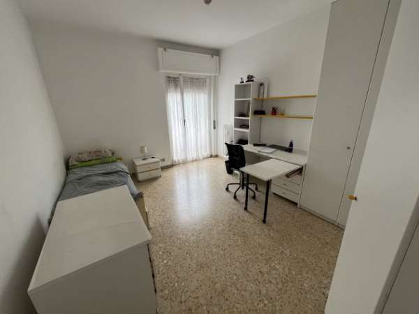 Foto Stanza singola zona Inganni, libera da Agosto