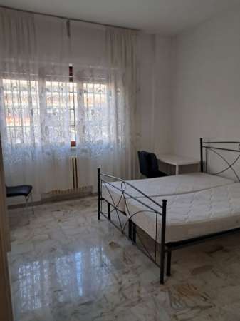 Foto Stanza vicino Ospedale S.S. Annunziata e facolt  di Medicina