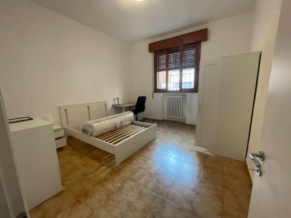 Foto Stanza/Camera in affitto a Ferrara