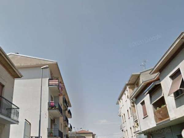 Foto Stanza/Camera in affitto a Limbiate