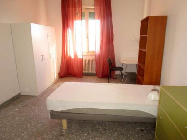 Foto Stanza/Posto Letto in affitto a Pisa 100 mq  Rif: 735956