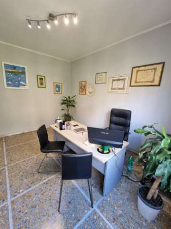 Foto Stanze arredate in studio legale