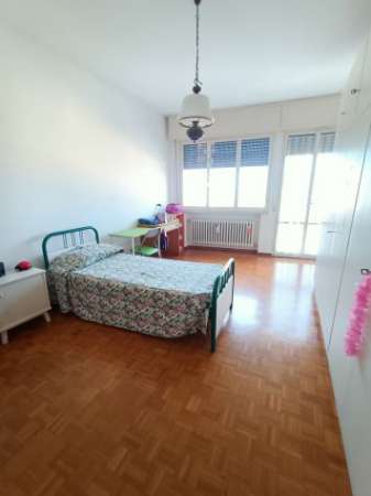 Foto Stanze Singole per Studentesse/i Universitarie/i