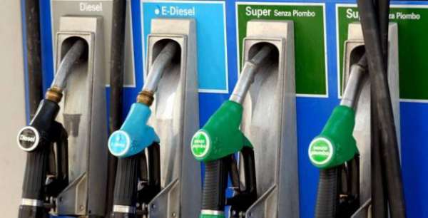 Foto Stazione carburanti Shop e piazzola Autolavaggio