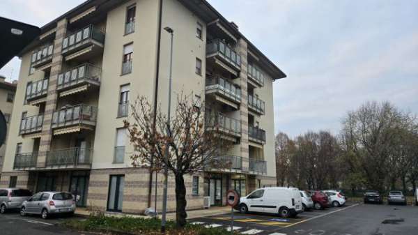 Foto STEZZANO UFFICIO IN CONDIVISIONE