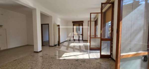 Foto Studio/Ufficio in affitto a Reggio nell'Emilia, Centro storico