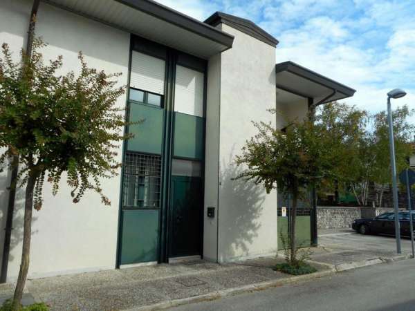 Foto Terratetto in affitto a Arba