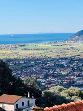Foto Terratetto in affitto a Castelnuovo Magra