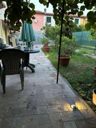 Foto Terratetto in affitto a Marina di Carrara - Carrara 80 mq  Rif: 1338881