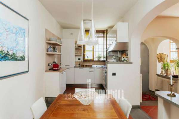 Foto Terratetto unifamiliare in affitto a Calenzano - 5 locali 190mq