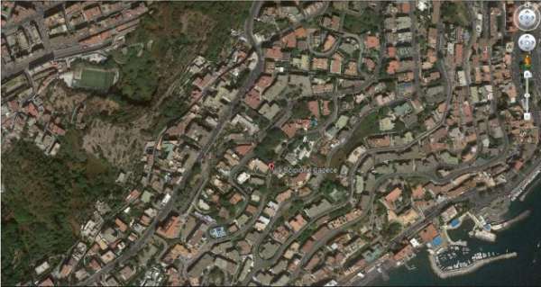 Foto Terreno in via Scipione Capece