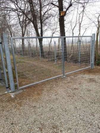 Foto Terreno su provinciale per mostra Vivaio o deposito Materiali