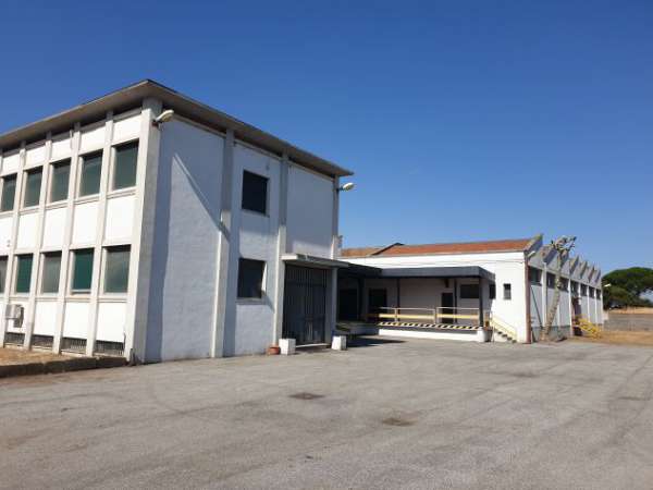 Foto TIBURTINA ADIACENZE GRA CAPANNONE MQ. 2600 AFFITTASI