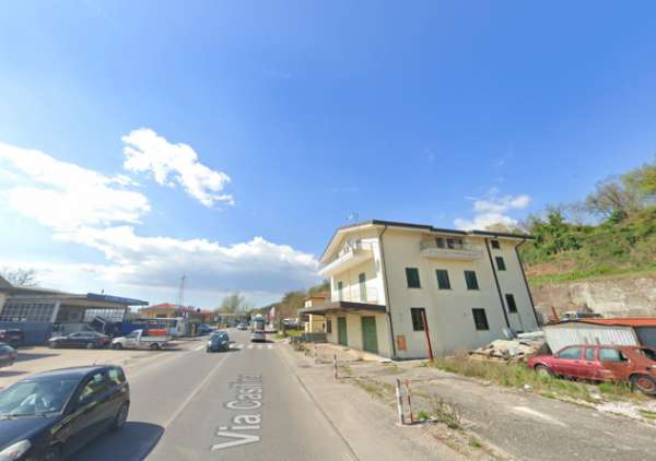 Foto TOR VERGATA TRILOCALE ARREDATO E BEN COLLEGATO