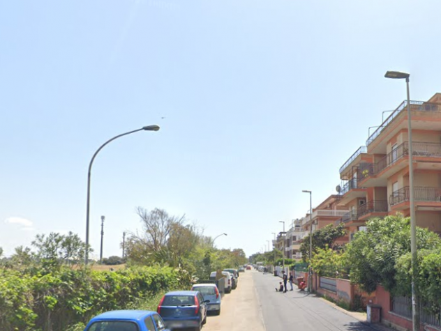 Foto TORVAIANICA QUADRILOCALE CON BALCONE E POSTO AUTO
