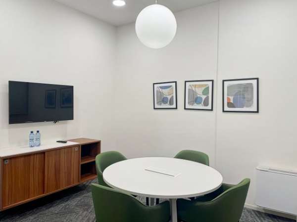 Foto Trasferisciti in uno spazio open space pronto all'uso per 10 persone a Roma Popo