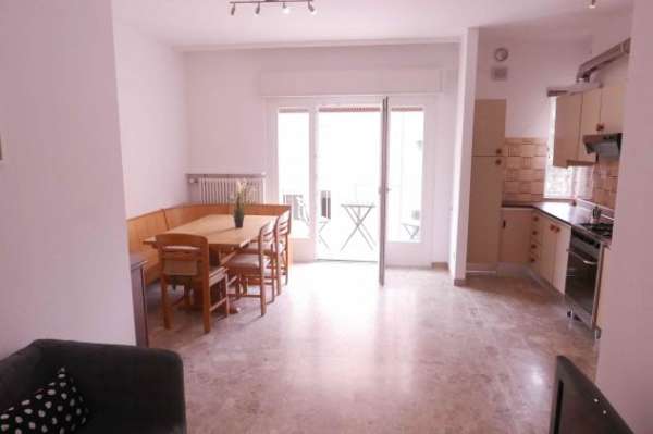 Foto Trento: stanza singola e posto in stanza doppia per studentesse universitarie