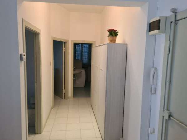 Foto Trilocale 85 m per 3 studenti zona universit