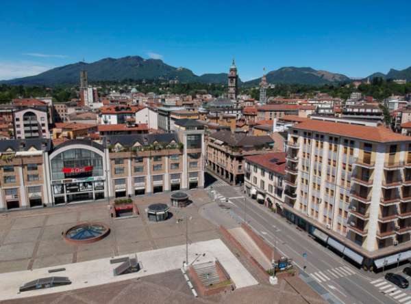 Foto Trilocale a Cassano Magnago con balcone e terrazzo